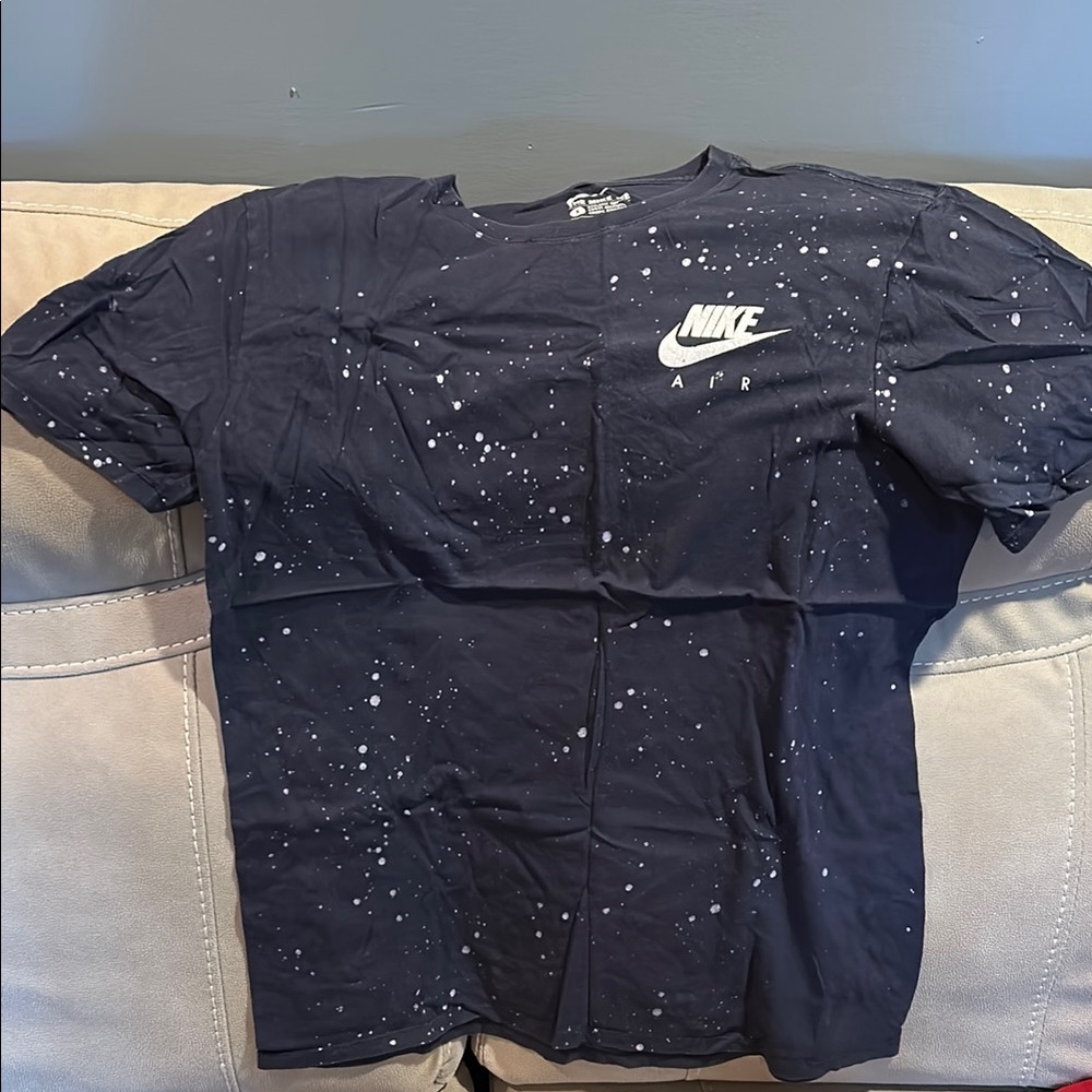 Nike Athletic Navy Blue Tee with White Paint drop Accents. Says Large, fits Med.